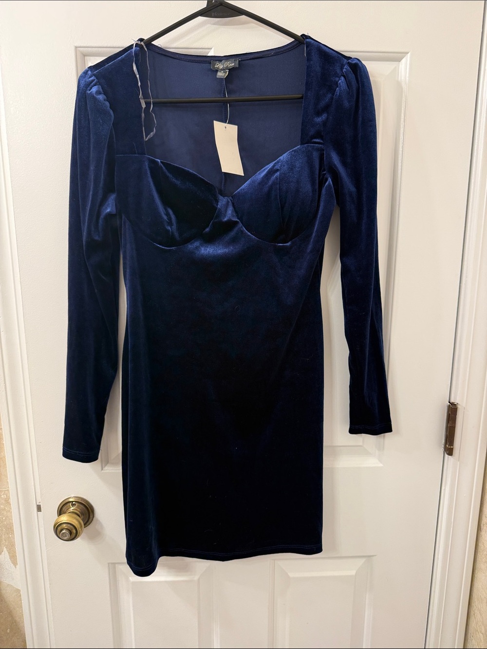 Lily Rose Navy Velvet Long-Sleeve Sweetheart Dress